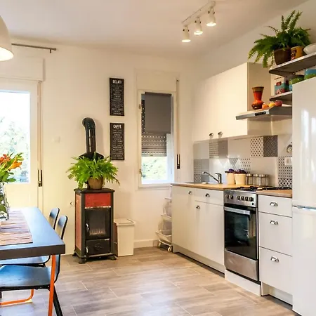 Apartment Angelina's Garden Place, Max 6 Persons, Near Pula
