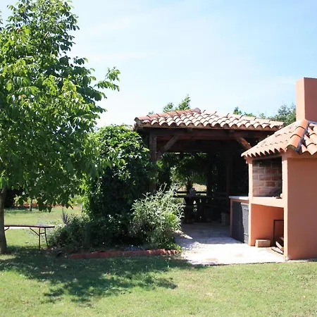 Angelina's Garden Place, Max 6 Persons, Near Pula Apartment Marčana
