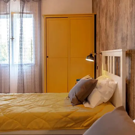 Angelina's Garden Place, Max 6 Persons, Near Pula *