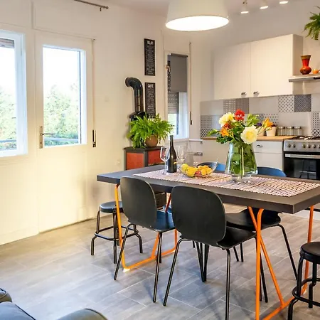 Angelina's Garden Place, Max 6 Persons, Near Pula