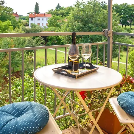 Angelina's Garden Place, Max 6 Persons, Near Pula Apartment *